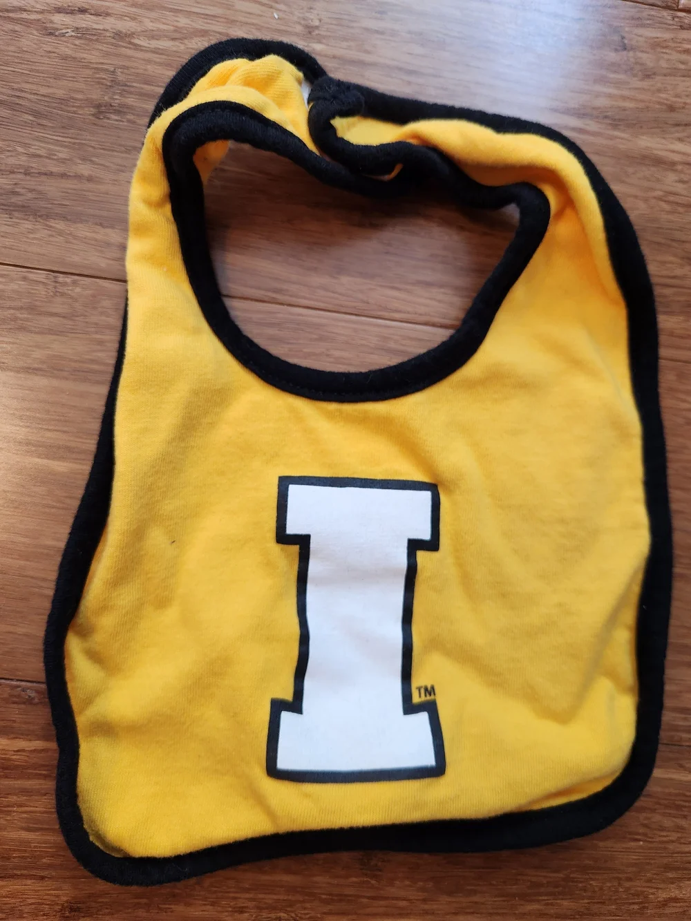 Hawkeyes University Of Iowa Infant Bodysuit and Bib Set, 3-6 Months